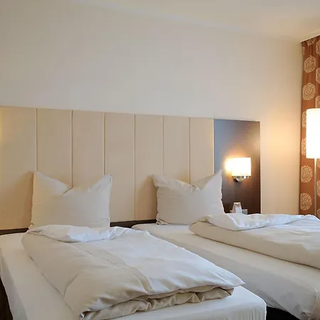 Western Frankfurt Airport 3*