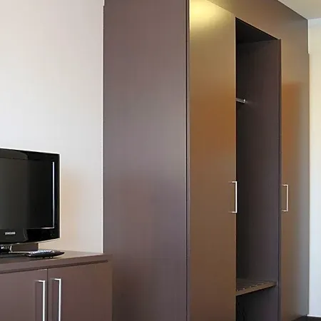 Western Frankfurt Airport 3*
